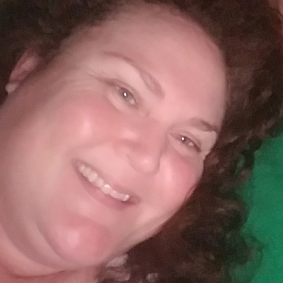 Meet your Posher, Angie - Picture 3 of 3